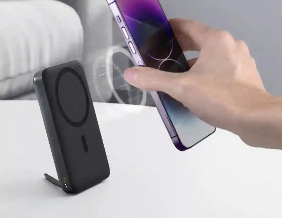 Aukey MagLink 10000mAh Wireless Power Bank PB-MS02