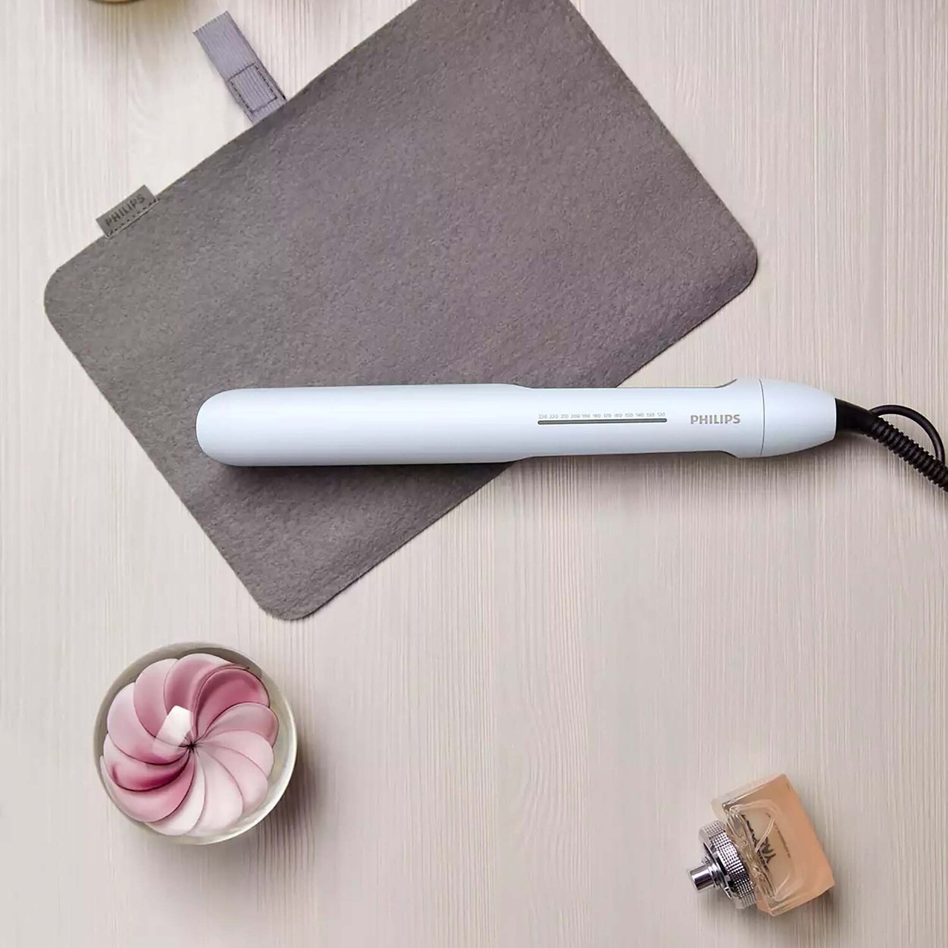 Philips Hair Straightener 5000 Series BHS520/03 – Smooth Styling with ThermoShield