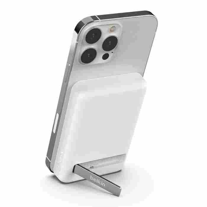 Belkin BoostCharge Magnetic Wireless Power Bank 5K + Stand for iPhone 14/13/12, White (BL-PB-MSafe-D004-5000C-WHT / BPD004btWT)