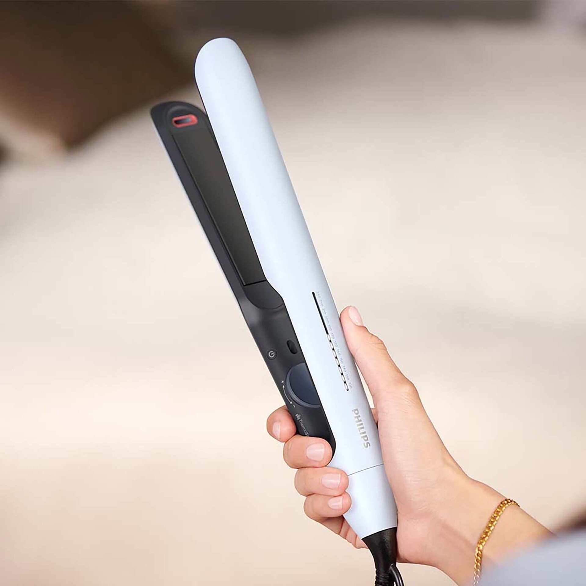 Philips Hair Straightener 5000 Series BHS520/03 – Smooth Styling with ThermoShield
